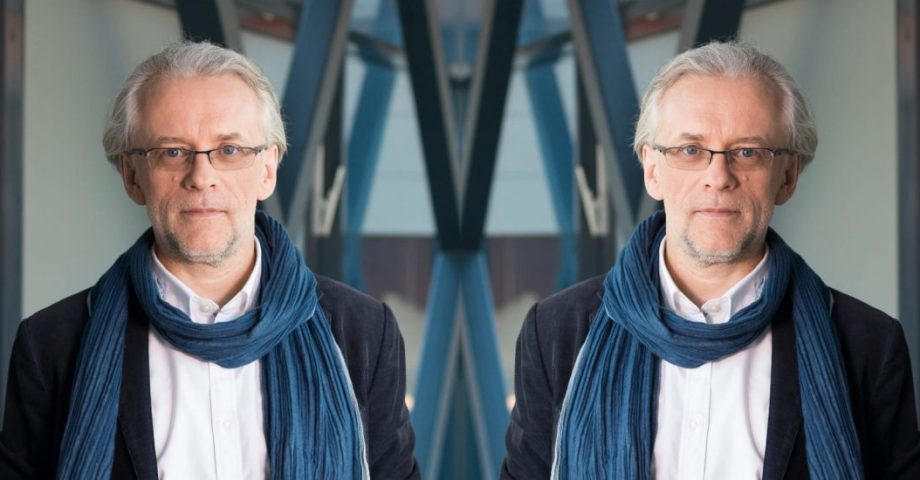 Kaip neišgąsdinti darbuotojų, kai vadovas dirba kartu